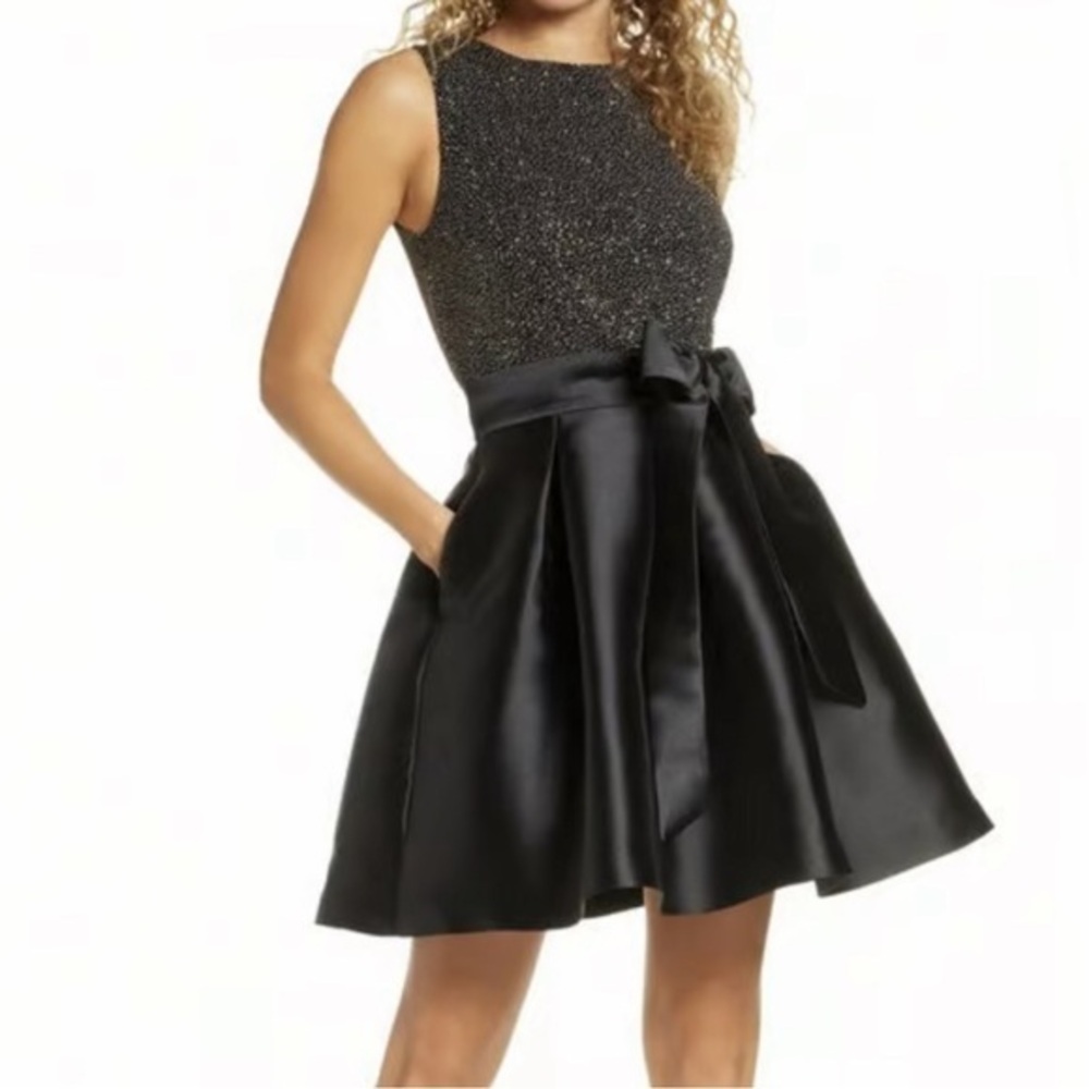Sam Edelman Dress Fit and Flare Black Gold NWOT 6